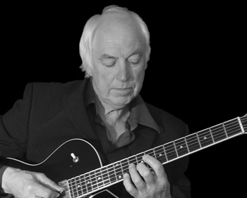Phil Brooke, guitar